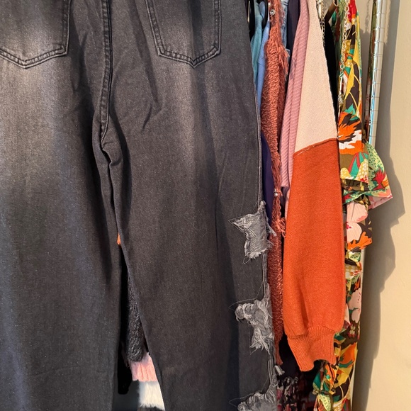 Edgy Black Distressed Flare Jeans - Picture 2 of 3